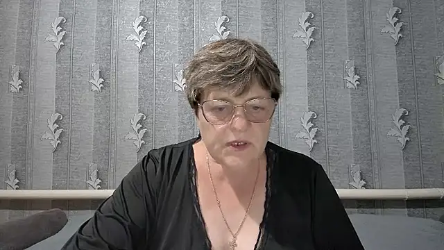 Snapshot of ElzaJewel chatting on June 2026 08:31:02 PM ElzaJewel online show from June 2026 08:31:02 PM