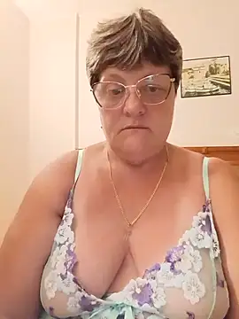 Snapshot of ElzaJewel chatting on June 2026 08:58:02 PM ElzaJewel online show from June 2026 08:58:02 PM