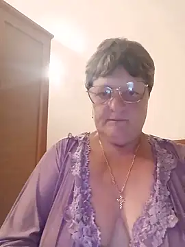 Snapshot of ElzaJewel chatting on June 2026 08:47:01 PM ElzaJewel online show from June 2026 08:47:01 PM