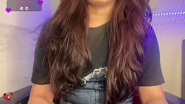 Snapshot of EZ_shuvani chatting on September 2025 06:35:01 PM EZ shuvani online show from September 2025 06:35:01 PM