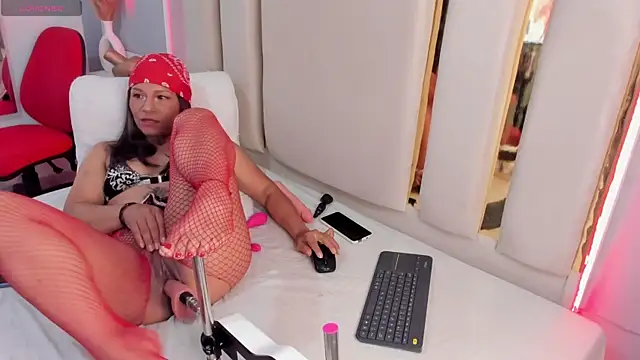 emmysandoval online show from November 2025 12:53:01 PM