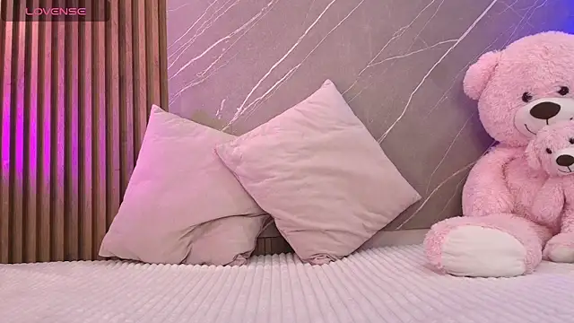 ariana jhonson1 online show from February 2026 12:16:01 PM