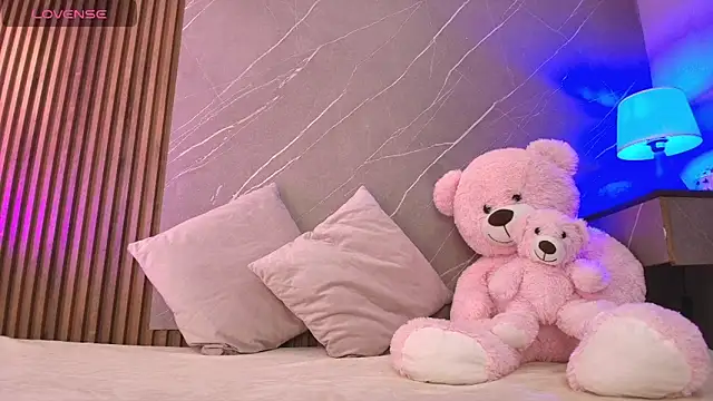 ariana jhonson1 online show from February 2026 12:17:01 PM