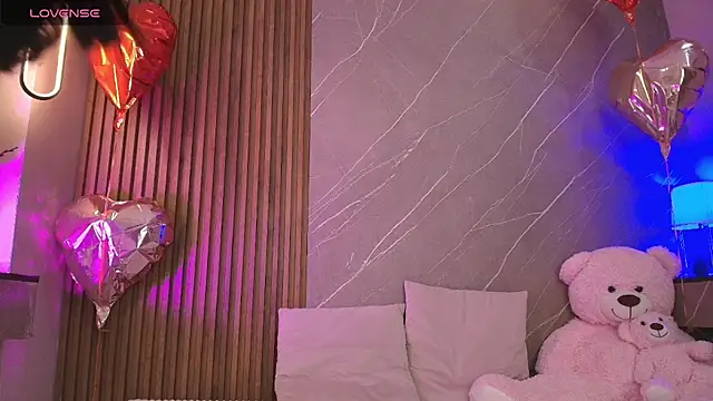 ariana jhonson1 online show from April 2026 01:02:01 PM