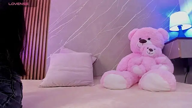 ariana jhonson1 online show from January 2026 12:21:01 PM