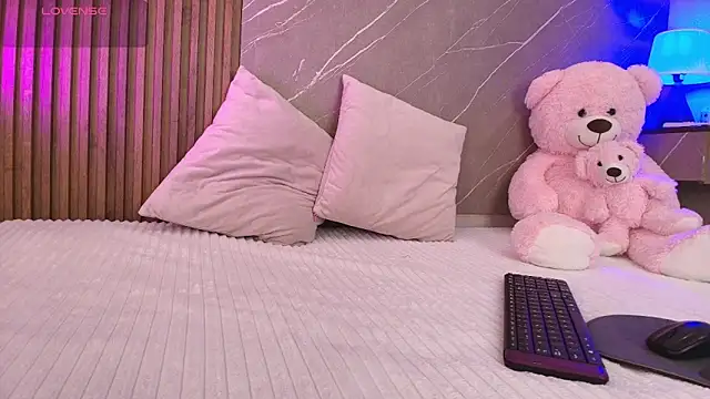 ariana jhonson1 online show from February 2026 12:13:02 PM