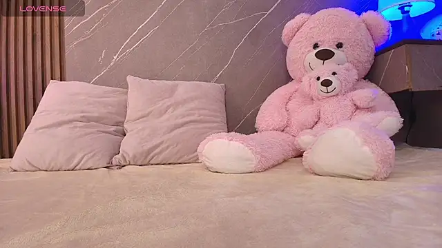 ariana jhonson1 online show from February 2026 12:27:01 PM