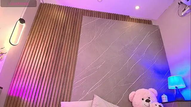 ariana jhonson1 online show from January 2026 12:31:02 PM