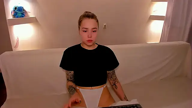 YourMegan online show from October 2025 07:59:02 PM