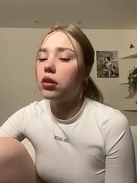 Snapshot of YourMegan chatting on April 2026 06:32:02 PM YourMegan online show from April 2026 06:32:02 PM