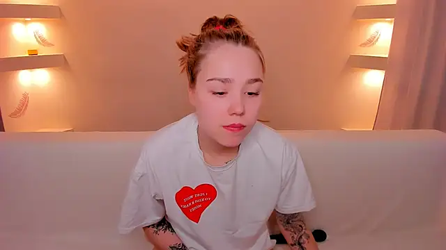 YourMegan online show from November 2025 06:19:02 PM