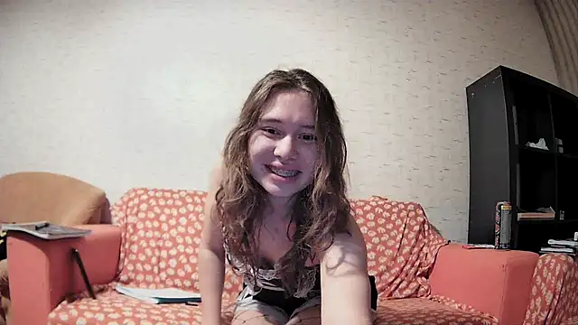 Snapshot of girliemilk chatting on February 2025 03:35:01 PM girliemilk online show from February 2025 03:35:01 PM