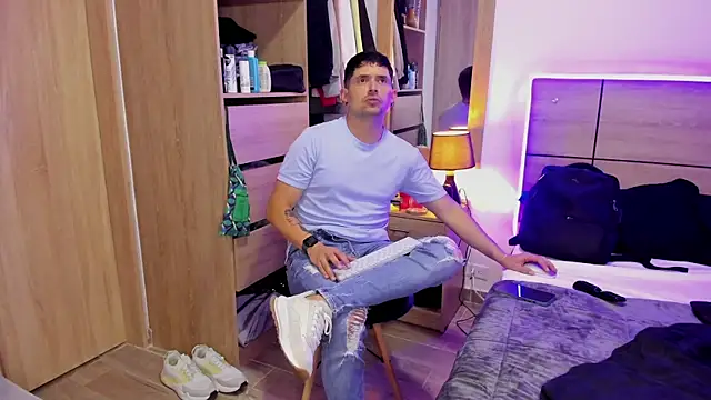 ILoveNYStyle online show from March 2025 03:40:01 AM