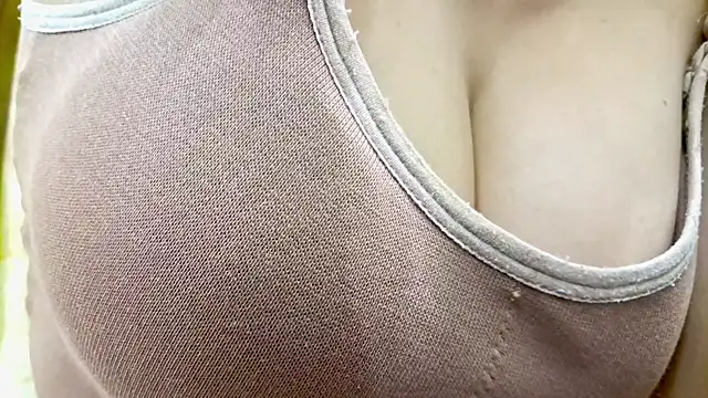 Snapshot of RAYI_01 chatting on December 2025 12:18:01 PM RAYI 01 online show from December 2025 12:18:01 PM