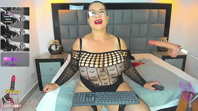 Your Lady Milf online show from November 2025 08:02:02 PM
