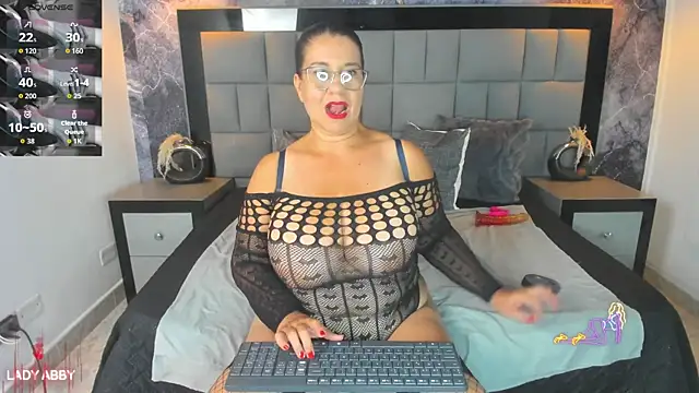 Your Lady Milf online show from January 2026 07:07:02 PM