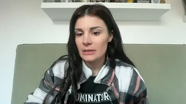 Petitecookie online show from April 2026 05:19:02 PM
