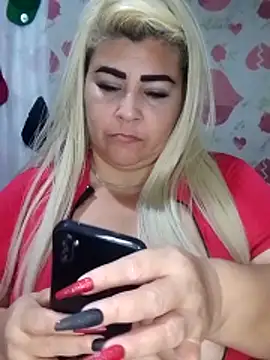 Snapshot of BonniAdams chatting on December 2025 01:28:01 AM BonniAdams online show from December 2025 01:28:01 AM