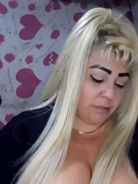 Snapshot of BonniAdams chatting on November 2025 09:37:01 PM BonniAdams online show from November 2025 09:37:01 PM