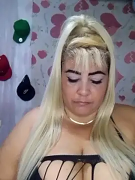 Snapshot of BonniAdams chatting on October 2025 06:07:01 PM BonniAdams online show from October 2025 06:07:01 PM