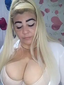 Snapshot of BonniAdams chatting on October 2025 03:44:02 PM BonniAdams online show from October 2025 03:44:02 PM