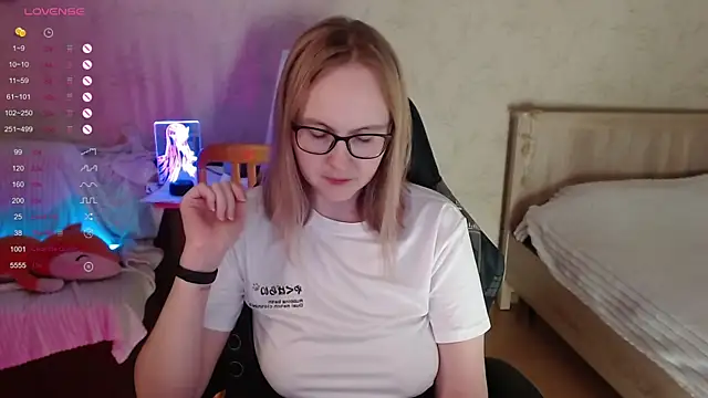 Agatha Mott online show from November 2025 02:59:01 AM