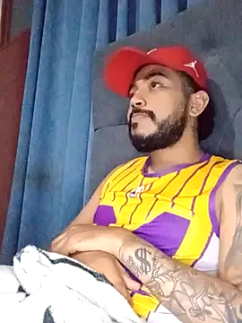 Elgroney23 online show from April 2026 06:31:02 AM