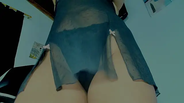 Eli clark  online show from December 2025 10:32:01 PM