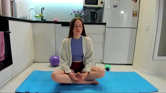 Snapshot of Katya_yoga chatting on October 2025 03:51:02 AM Katya yoga online show from October 2025 03:51:02 AM
