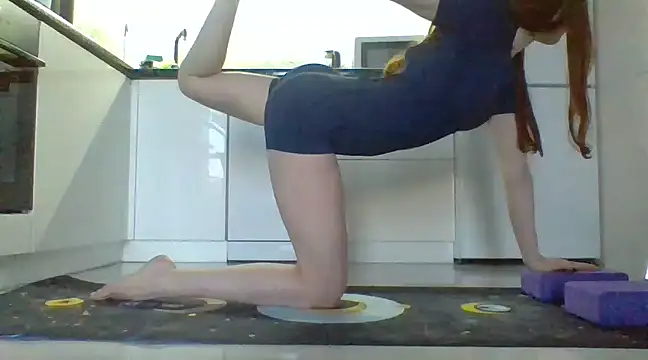 Snapshot of Katya_yoga chatting on March 2025 04:29:02 AM Katya yoga online show from March 2025 04:29:02 AM