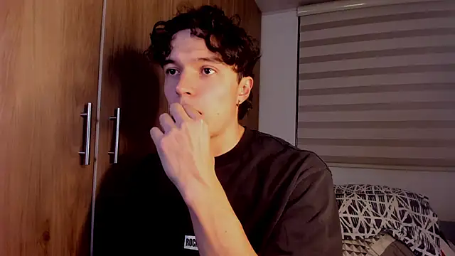 Snapshot of Mastrangelo_xxx chatting on January 2026 05:03:01 AM Mastrangelo xxx online show from January 2026 05:03:01 AM