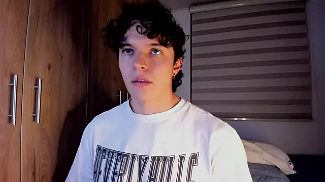 Snapshot of Mastrangelo_xxx chatting on March 2026 04:09:02 AM Mastrangelo xxx online show from March 2026 04:09:02 AM