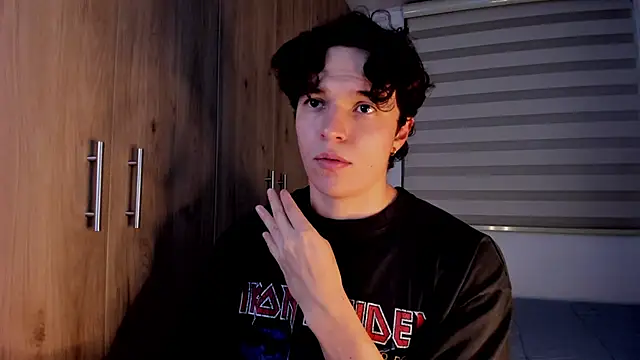 Snapshot of Mastrangelo_xxx chatting on March 2026 01:27:01 AM Mastrangelo xxx online show from March 2026 01:27:01 AM