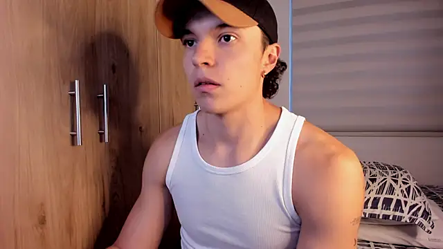 Mastrangelo xxx online show from November 2025 10:43:02 PM