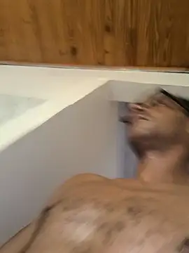 Renato571 online show from March 2026 05:25:02 PM