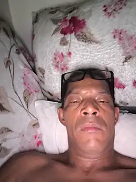 Renato571 online show from April 2026 11:39:01 PM