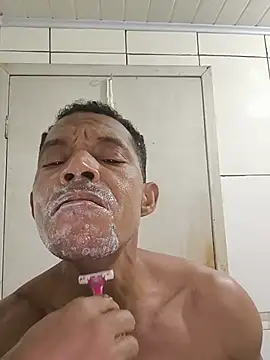 Snapshot of Renato571 chatting on June 2026 10:22:02 PM Renato571 online show from June 2026 10:22:02 PM