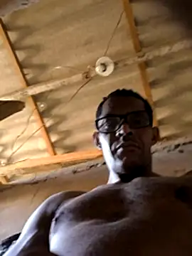 Renato571 online show from April 2026 07:20:02 PM