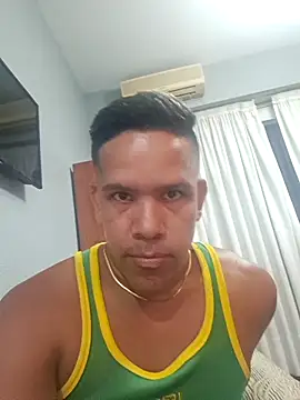 Snapshot of liamlara chatting on February 2025 03:54:01 AM liamlara online show from February 2025 03:54:01 AM