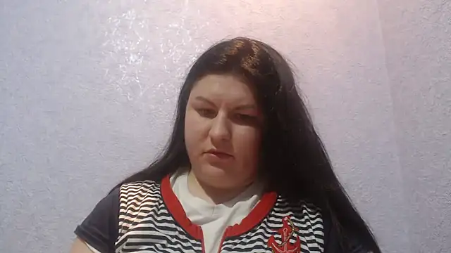 KiraSwee online show from December 2025 05:25:01 PM