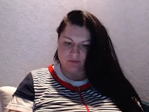 KiraSwee online show from October 2025 05:35:02 PM