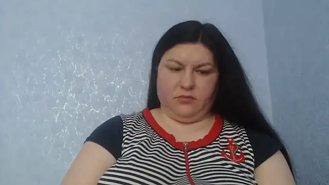 KiraSwee online show from February 2026 12:24:01 PM