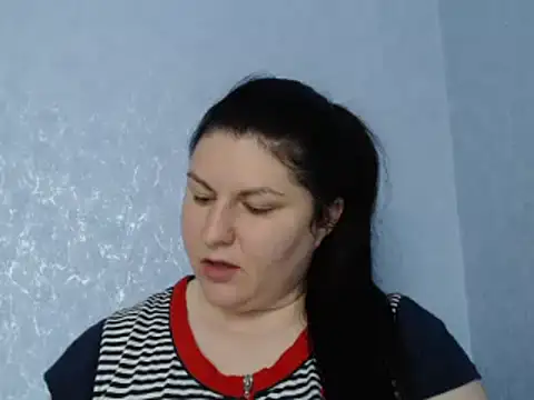 KiraSwee online show from September 2025 03:18:01 PM