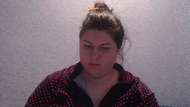 KiraSwee online show from December 2025 02:05:02 PM