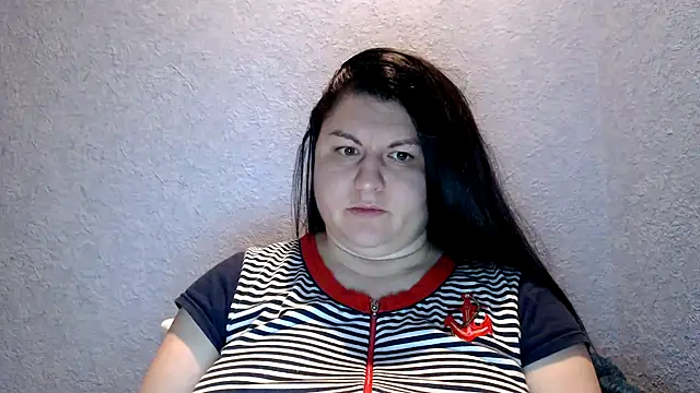 KiraSwee online show from November 2025 05:28:01 PM