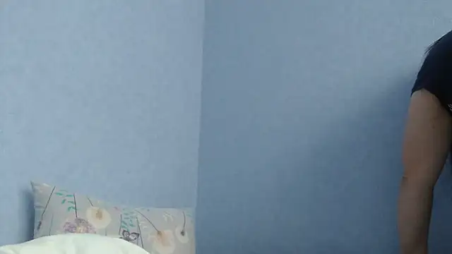 KiraSwee online show from February 2026 09:07:02 AM