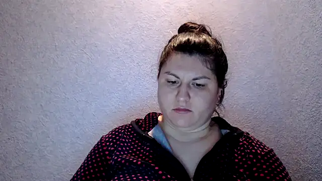 KiraSwee online show from November 2025 07:06:01 PM