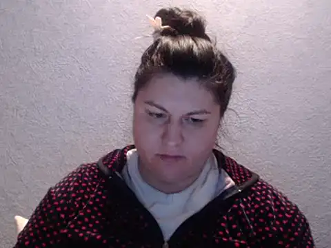 KiraSwee online show from October 2025 06:21:01 PM