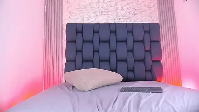 Snapshot of Ashlyaurora chatting on March 2026 06:02:01 AM Ashlyaurora online show from March 2026 06:02:01 AM