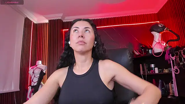 XiaQueen online show from November 2025 08:02:01 PM